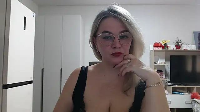 EleanoraDream online show from April 30, 11:28 am