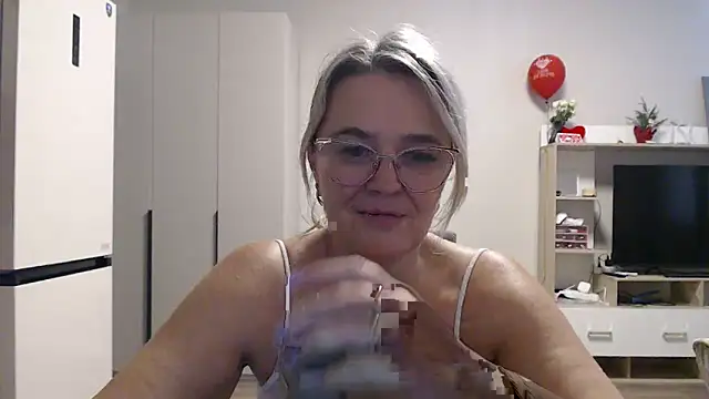 EleanoraDream online show from March 25, 7:30 am