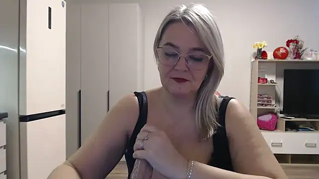 EleanoraDream online show from May 7, 4:50 am