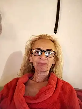 clarabell4 online show from April 13, 5:22 am