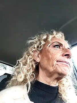 Snapshot of clarabell4 chatting on November 21, 7:29 am clarabell4 online show from November 21, 7:29 am