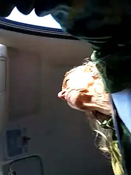 Snapshot of clarabell4 chatting on November 12, 7:34 am clarabell4 online show from November 12, 7:34 am