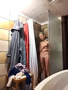 Snapshot of clarabell4 chatting on October 23, 6:01 am clarabell4 online show from October 23, 6:01 am