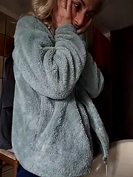 clarabell4 online show from March 26, 6:33 am