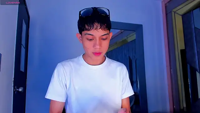 Sebax Young online show from May 18, 8:35 pm