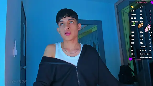 Snapshot of Sebax_Young chatting on October 28, 4:13 am Sebax Young online show from October 28, 4:13 am