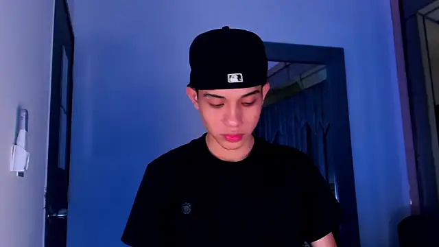 Sebax Young online show from February 24, 8:10 pm