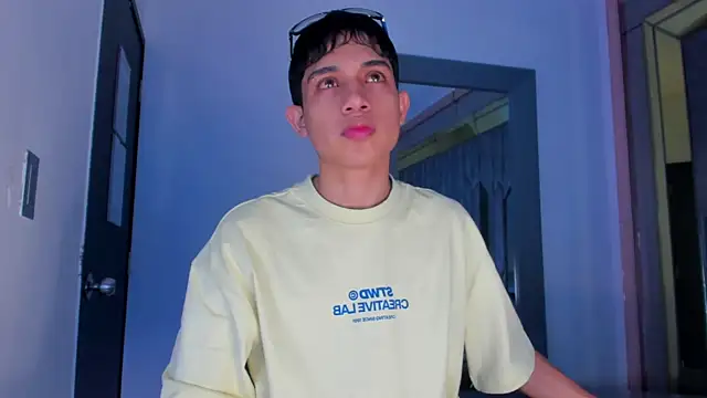 Sebax Young online show from May 20, 9:12 pm