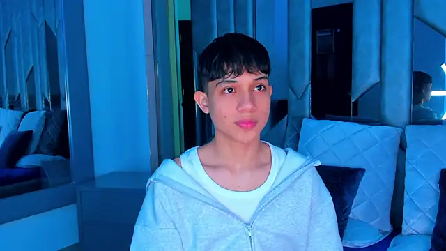 Sebax Young online show from September 17, 4:14 am