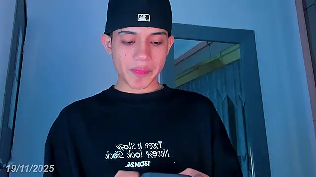 Sebax Young online show from November 19, 8:31 pm