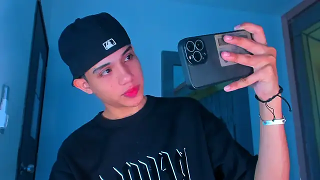 Sebax Young online show from November 30, 8:31 pm