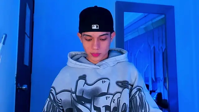 Sebax Young online show from March 13, 3:55 am