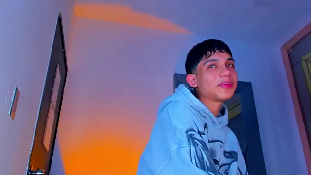 Sebax Young online show from April 2, 4:19 am