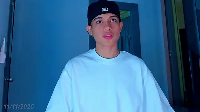 Snapshot of Sebax_Young chatting on November 11, 8:03 pm Sebax Young online show from November 11, 8:03 pm