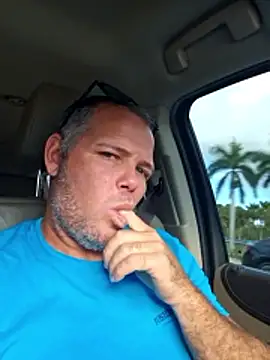 cubanitofeliz40 online show from January 5, 8:45 pm