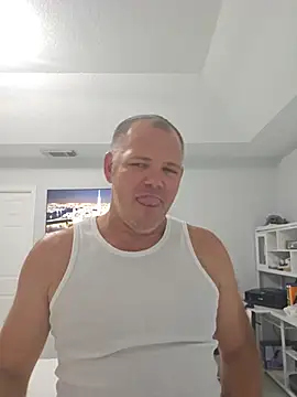 Snapshot of cubanitofeliz40 chatting on May 19, 6:15 pm cubanitofeliz40 online show from May 19, 6:15 pm