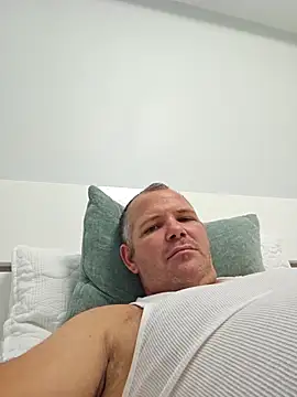 cubanitofeliz40 online show from April 3, 8:26 pm