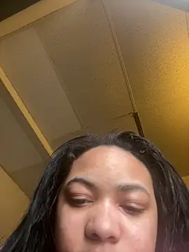 nuttybutter999999 online show from March 4, 10:17 pm