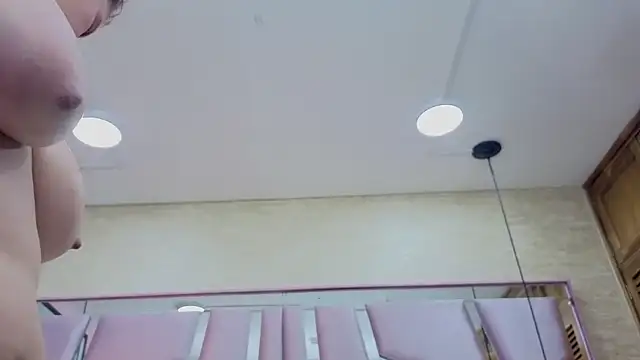 Snapshot of ThaliaCross chatting on June 27, 12:11 pm ThaliaCross online show from June 27, 12:11 pm