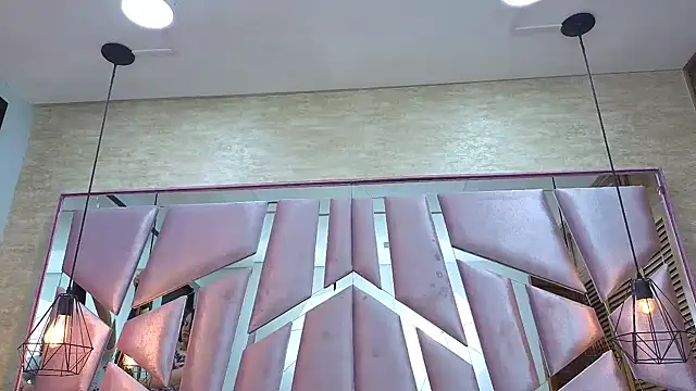 Snapshot of ThaliaCross chatting on February 2, 7:57 pm ThaliaCross online show from February 2, 7:57 pm