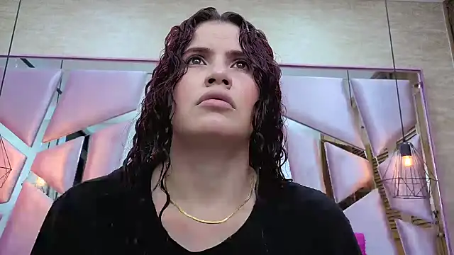 Snapshot of ThaliaCross chatting on February 20, 8:00 pm ThaliaCross online show from February 20, 8:00 pm