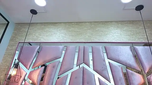 Snapshot of ThaliaCross chatting on January 8, 7:53 pm ThaliaCross online show from January 8, 7:53 pm