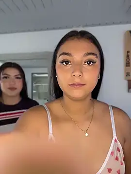 nicolexxaleja online show from April 14, 6:35 pm