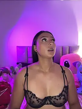 nicolexxaleja online show from May 6, 5:39 pm