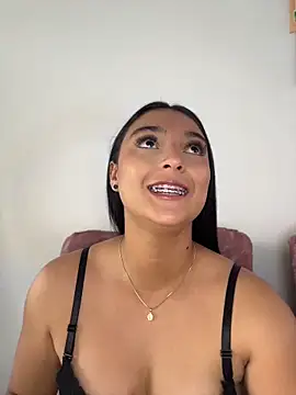 nicolexxaleja online show from May 15, 8:40 pm