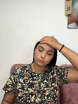 nicolexxaleja online show from May 15, 3:04 am