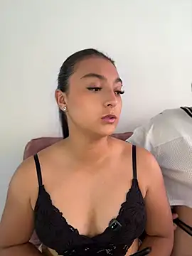 nicolexxaleja online show from May 14, 1:08 pm