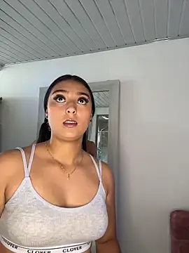 nicolexxaleja online show from March 25, 9:35 pm