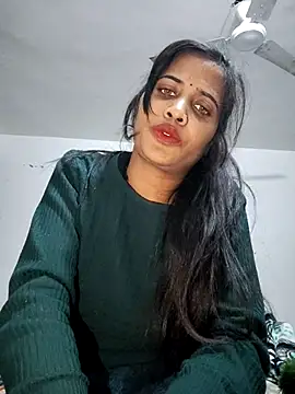 Snapshot of cute_radhikaa chatting on January 8, 12:44 pm cute radhikaa online show from January 8, 12:44 pm