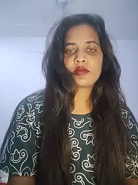 cute radhikaa online show from May 31, 7:14 pm