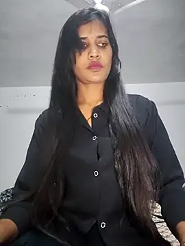 Snapshot of cute_radhikaa chatting on December 2, 3:47 pm cute radhikaa online show from December 2, 3:47 pm