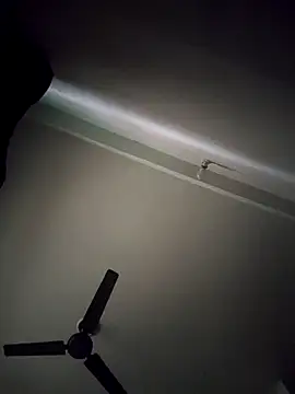 Snapshot of cute_radhikaa chatting on November 8, 7:23 am cute radhikaa online show from November 8, 7:23 am