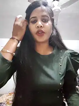 Snapshot of cute_radhikaa chatting on February 2, 4:39 pm cute radhikaa online show from February 2, 4:39 pm