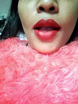 Snapshot of cute_radhikaa chatting on December 22, 6:41 pm cute radhikaa online show from December 22, 6:41 pm