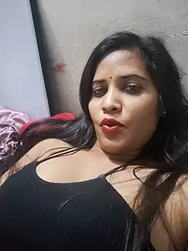 cute radhikaa online show from April 5, 9:21 pm