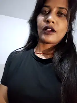 Snapshot of cute_radhikaa chatting on November 2, 3:50 pm cute radhikaa online show from November 2, 3:50 pm