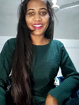 Snapshot of cute_radhikaa chatting on January 11, 12:06 am cute radhikaa online show from January 11, 12:06 am