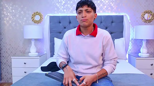 ZoeKrug online show from November 29, 11:32 am