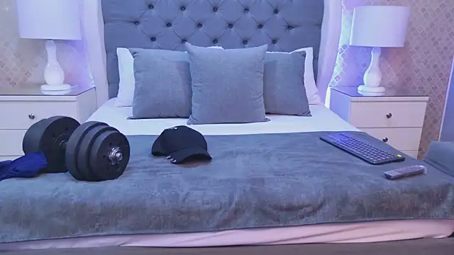 ZoeKrug online show from December 3, 11:42 am