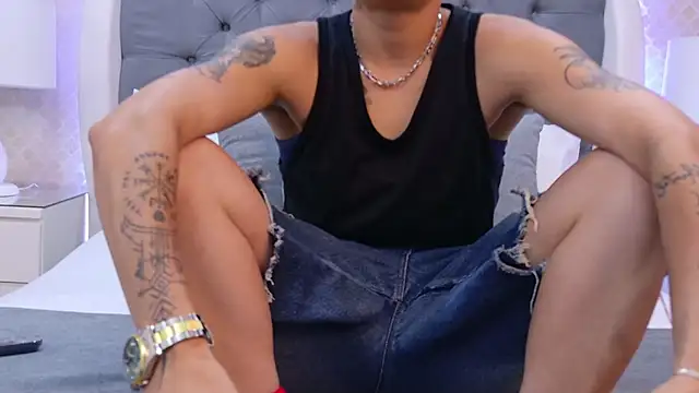 ZoeKrug online show from November 26, 11:54 am