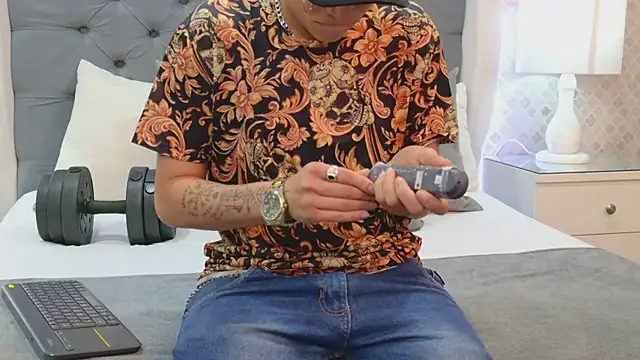 ZoeKrug online show from November 13, 11:58 am