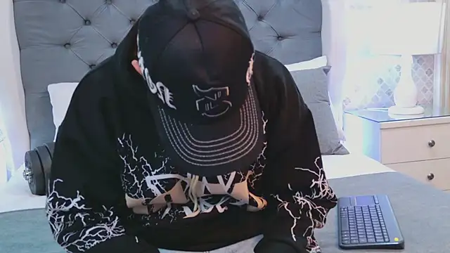 ZoeKrug online show from January 14, 11:47 am