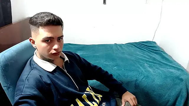 Snapshot of santii_ss chatting on September 25, 8:37 pm santii ss online show from September 25, 8:37 pm