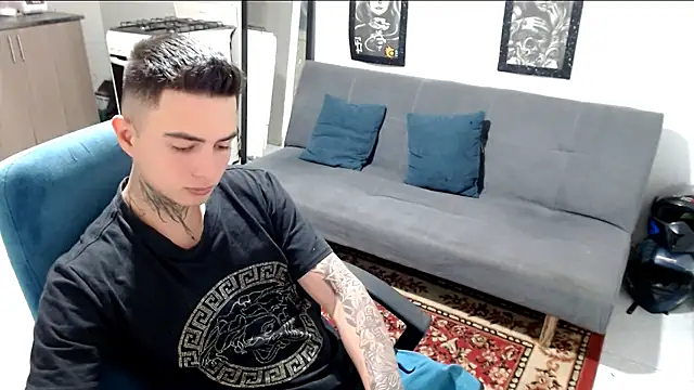 Snapshot of santii_ss chatting on November 30, 2:12 am santii ss online show from November 30, 2:12 am