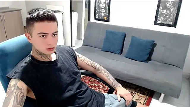 Snapshot of santii_ss chatting on November 19, 11:38 pm santii ss online show from November 19, 11:38 pm