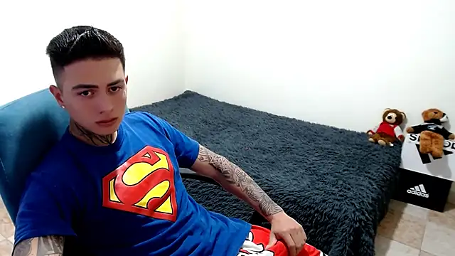 Snapshot of santii_ss chatting on October 16, 6:38 pm santii ss online show from October 16, 6:38 pm